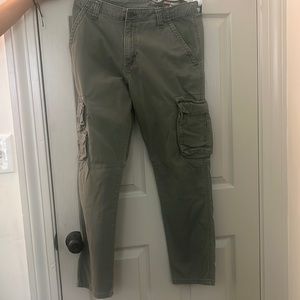 Green wrangler cargos regular taper. Size 32x30